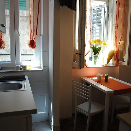 Optimist Split/city Center Apartman *