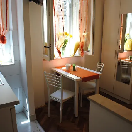 Optimist Split/city Center * Split